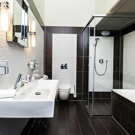 Hotel New York By Westcord 4*
