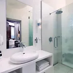 New York By Westcord Hotel