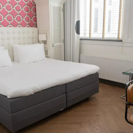 New York By Westcord Hotel 4*