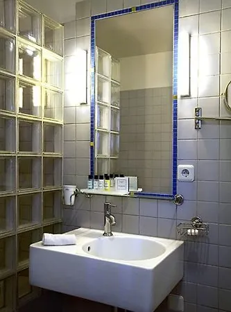 New York By Westcord Otel 4*