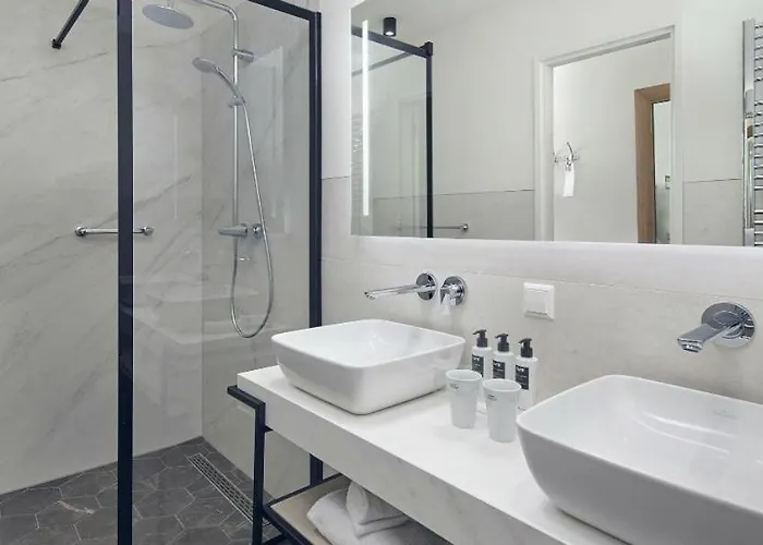 New York By Westcord