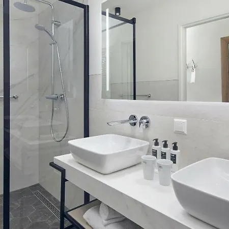 New York By Westcord