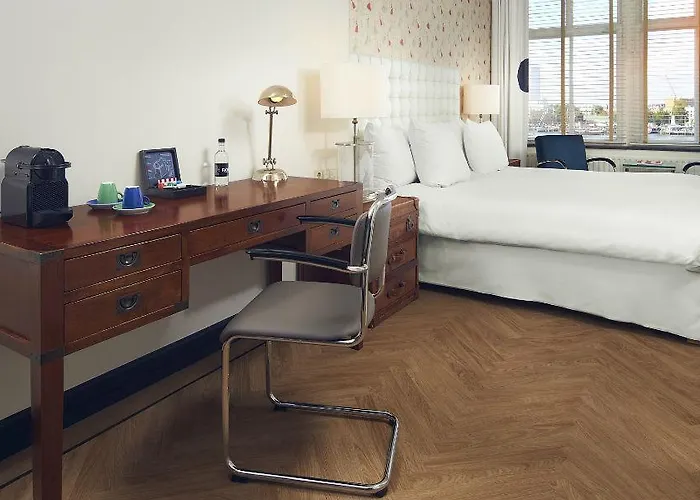 New York By Westcord Hotel 4*